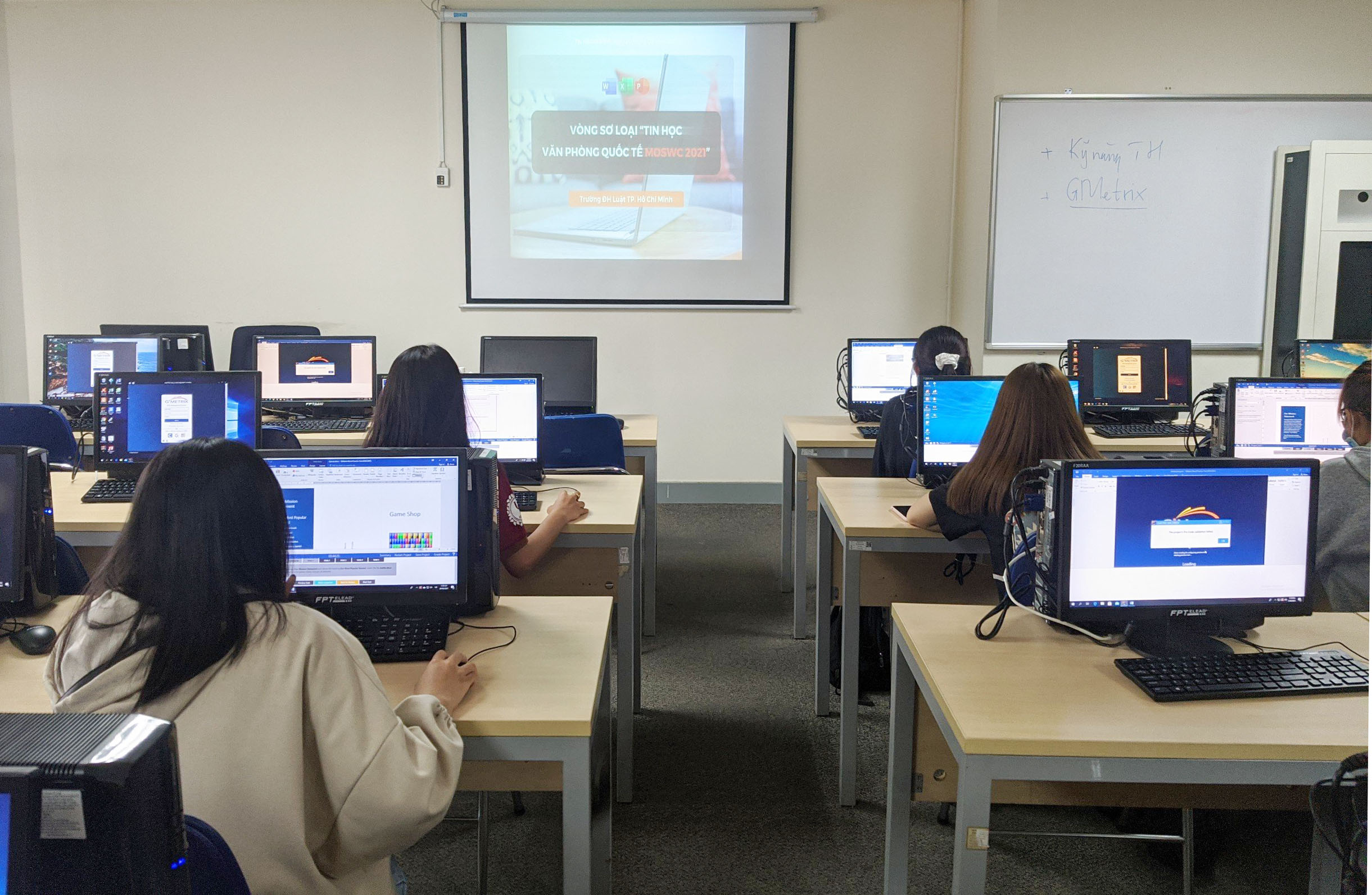 Cấp học bổng 2,5 tỷ đồng mỗi năm dành cho sinh viên có chứng chỉ tin học MOS 